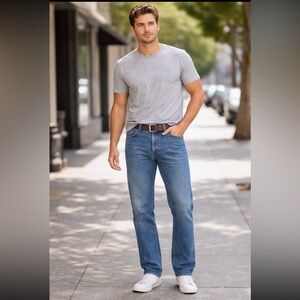 Levi’s 505 Regular Fit Straight Leg Jeans Medium Wash — W30 L32